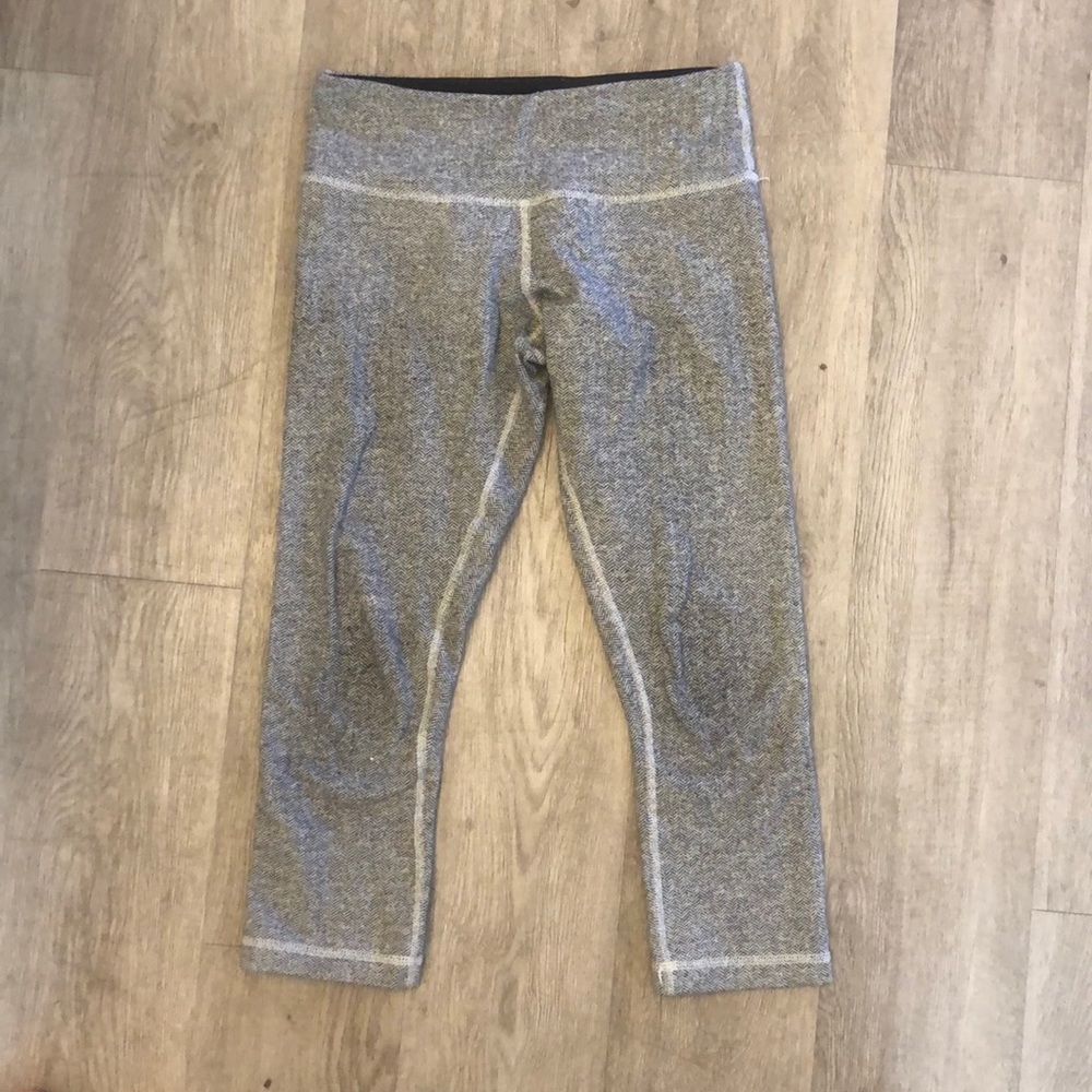Lululemon Light Grey Knitted Wunder Under leggings